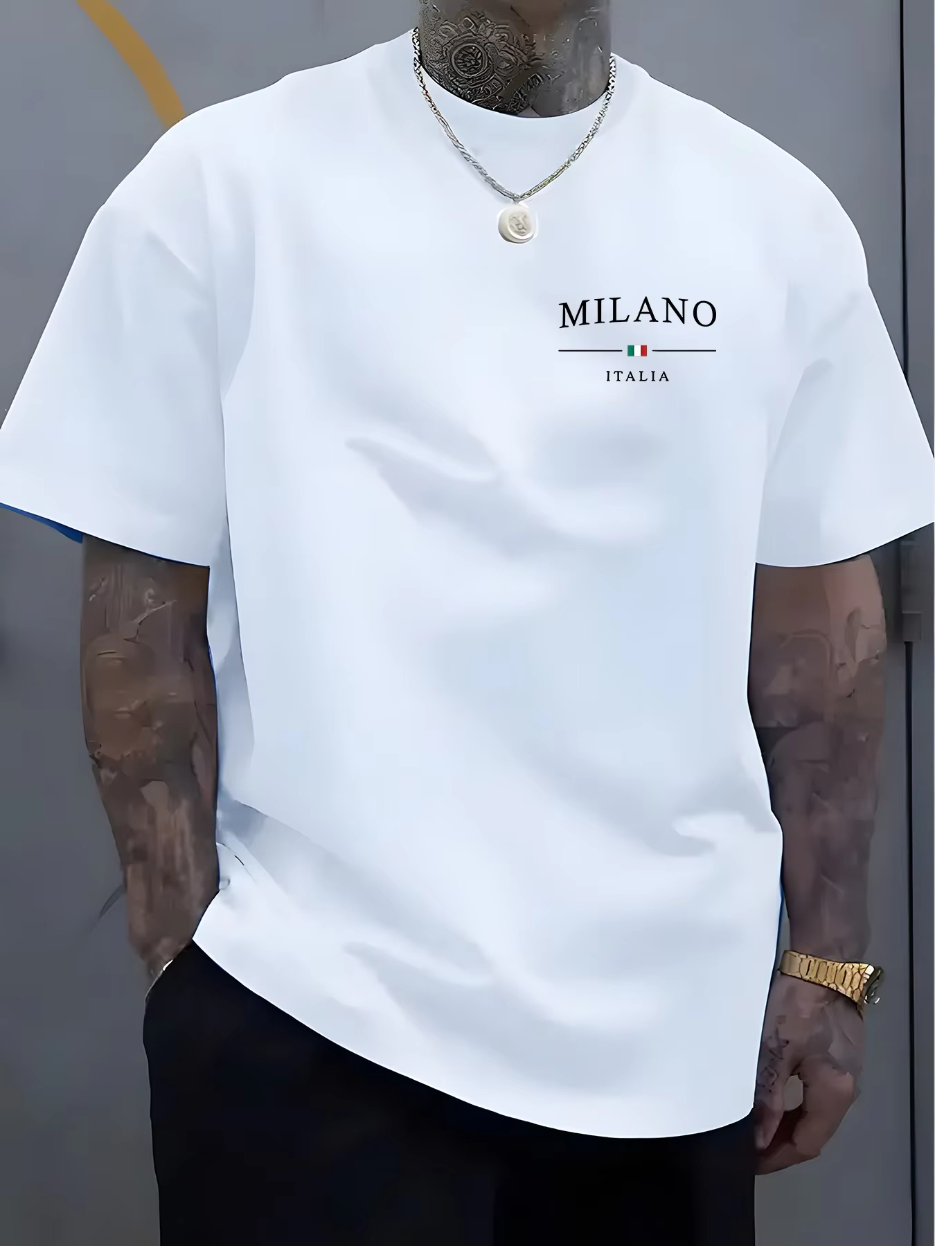 Street Fashion Milan - Men's casual short sleeved T-shirt paired