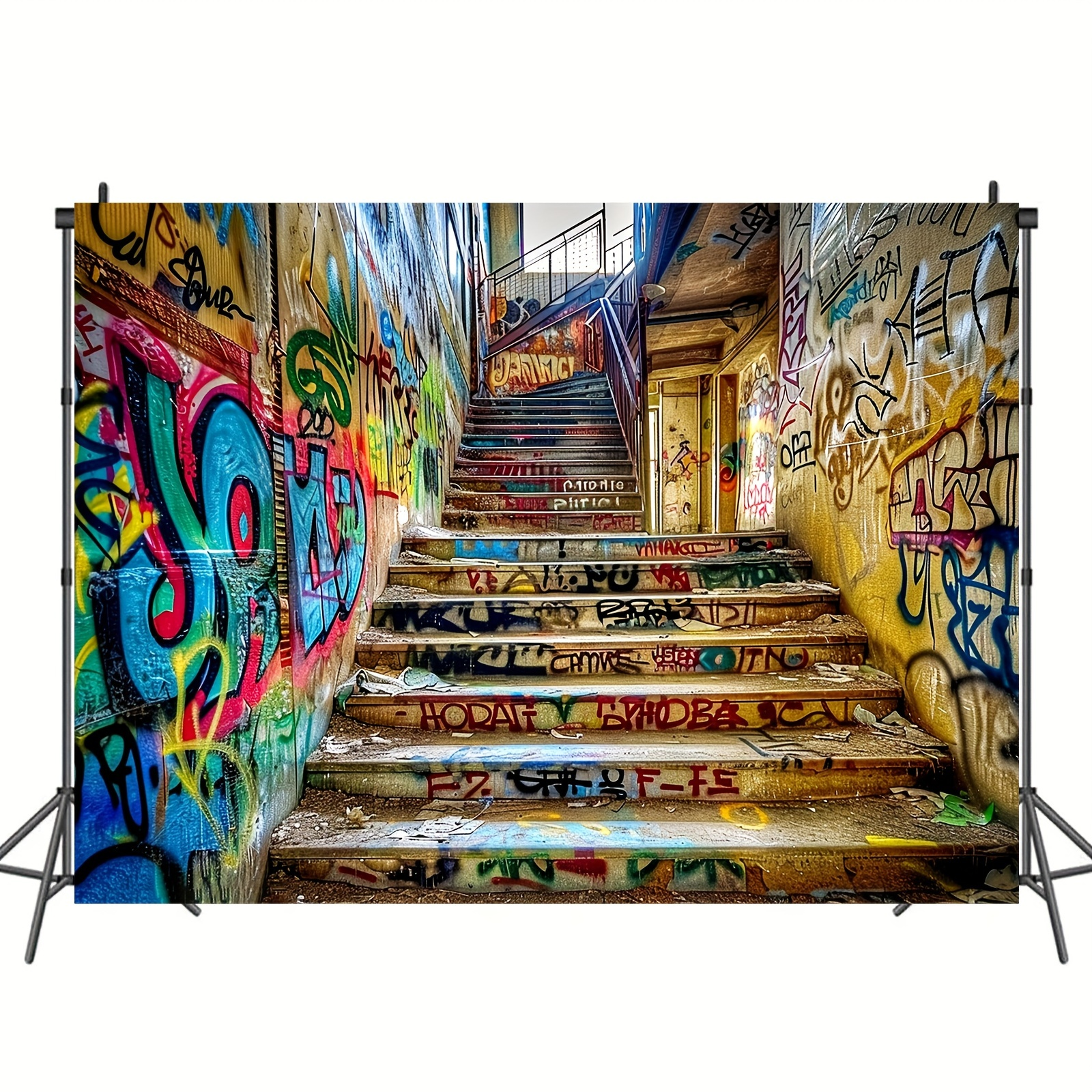 Vibrant urban street graffiti  - Street Fashion Graffiti 评论和价格