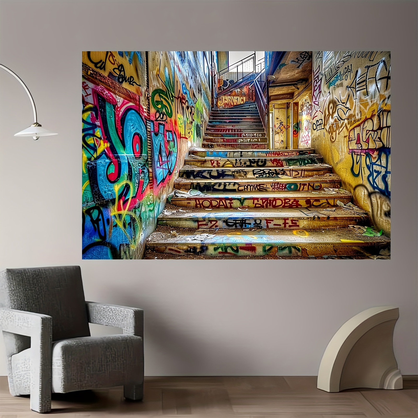 Vibrant urban street graffiti  - Street Fashion Graffiti 评论和价格